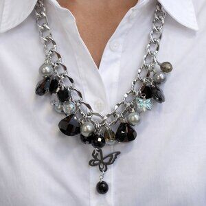 🆕💖Silver & Jet Charm Necklace